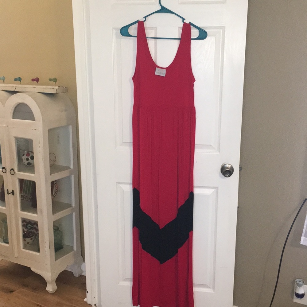 Coveted Clothing ladies maxi dress size M